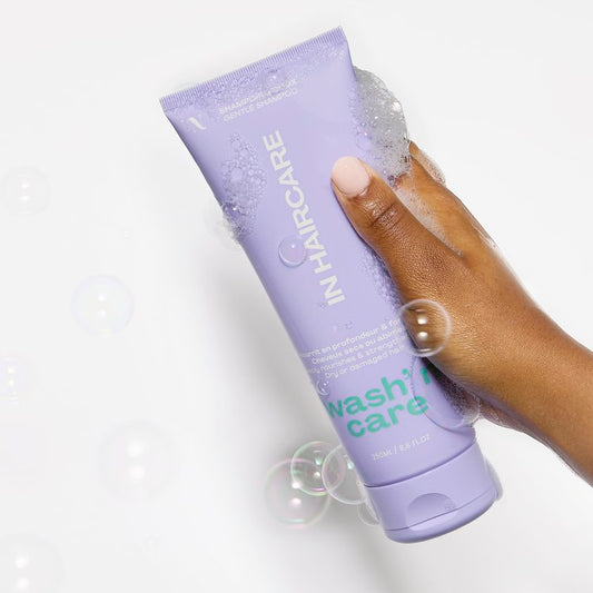Shampoing hydratant vs purifiant : lequel choisir pour vos cheveux ?